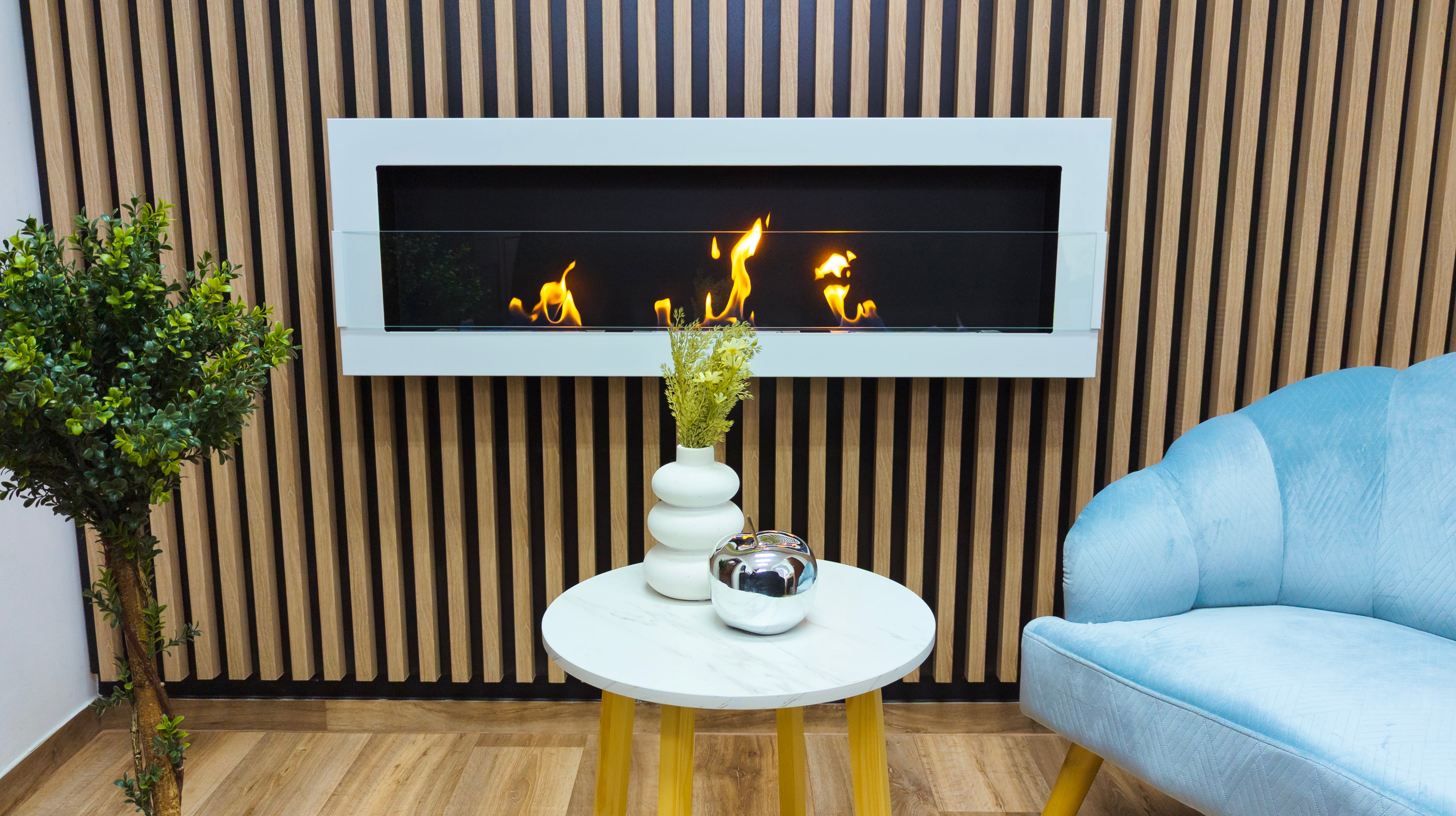 Biofireplace Wall-mounted 1200x400 white gloss with glass