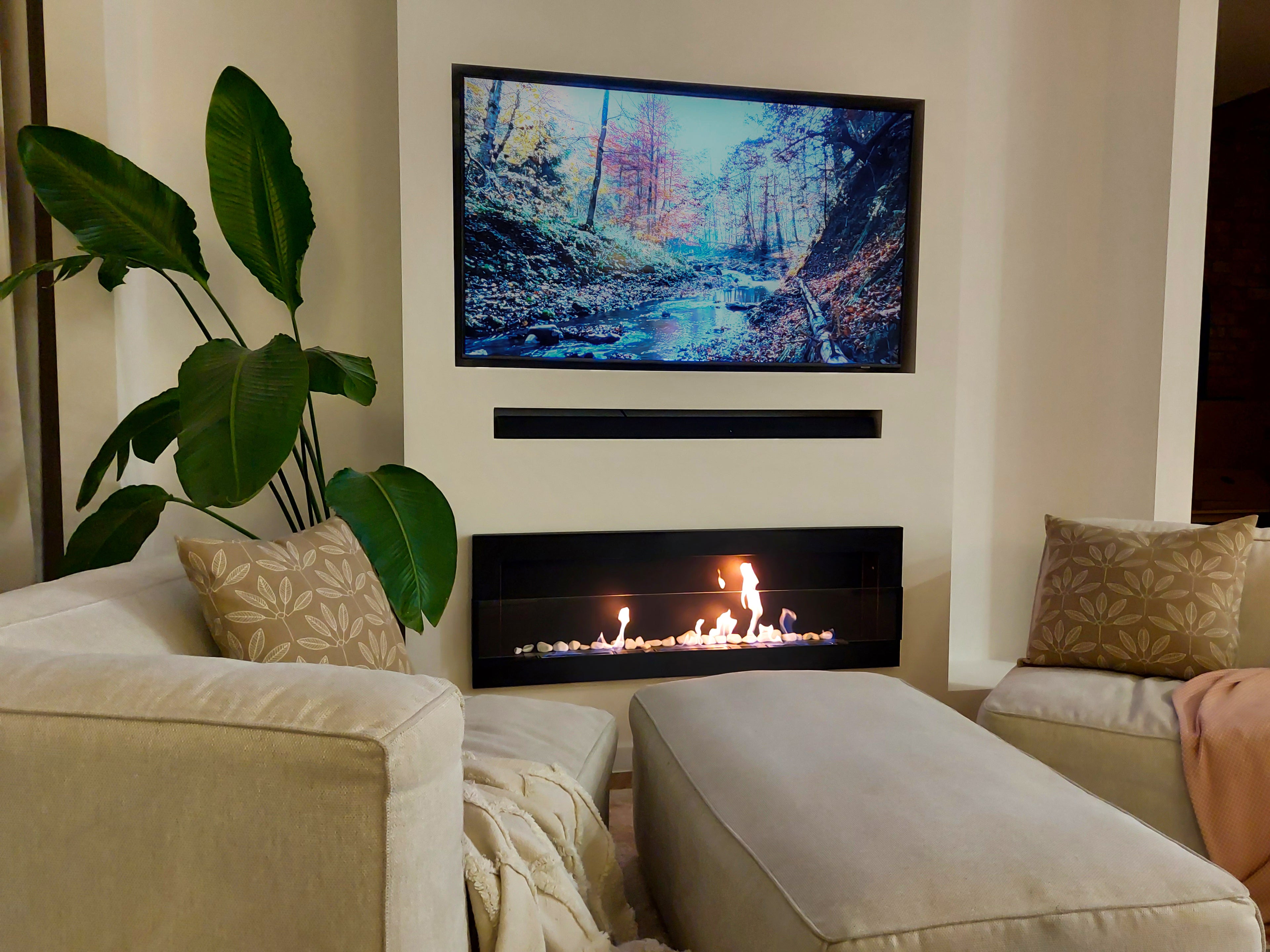 Biofireplace Wall-mounted with glass 1200x400 black structural matte