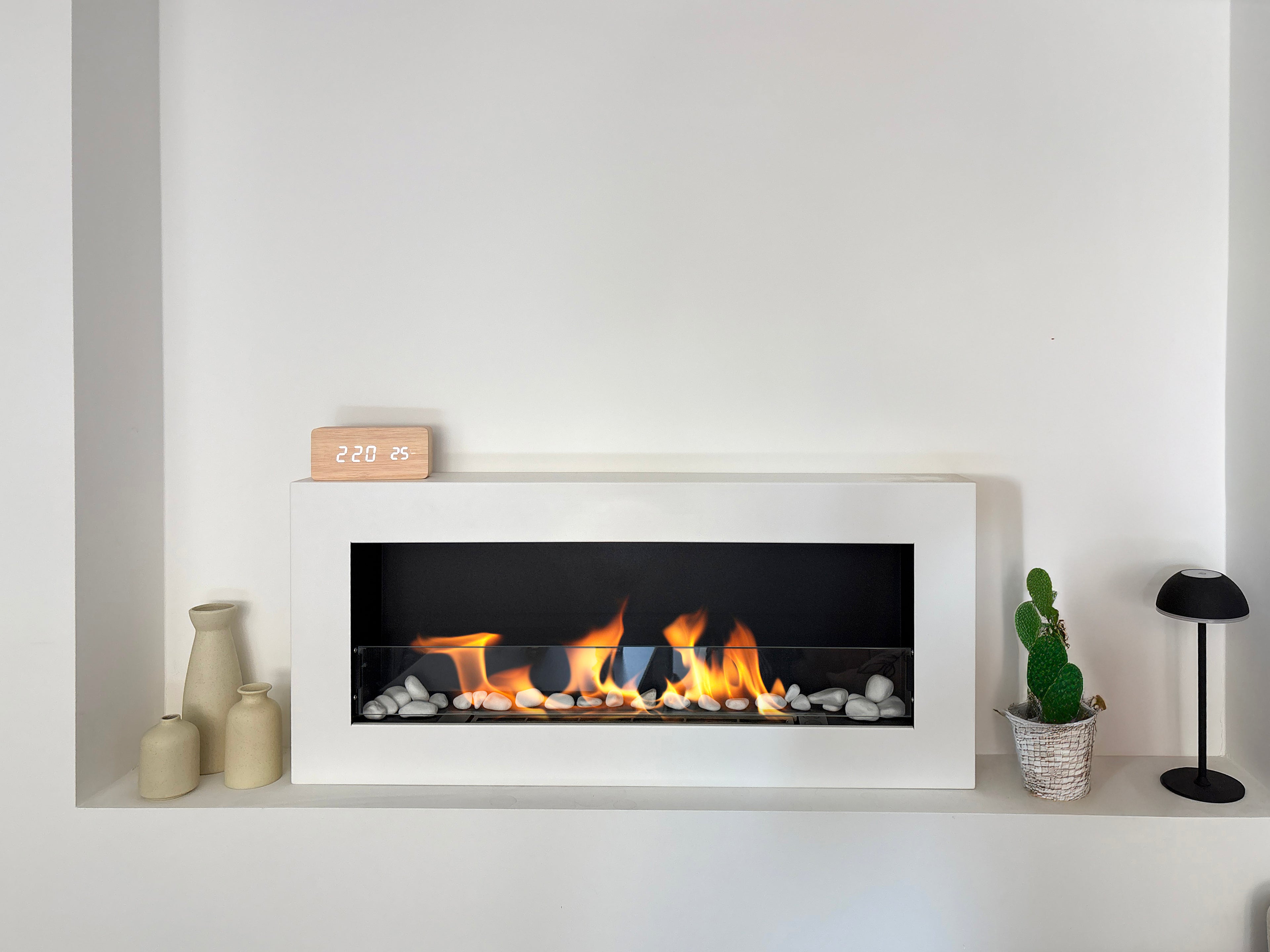 Biofireplace Wall-mounted with glass 900x400 Box white structural matte