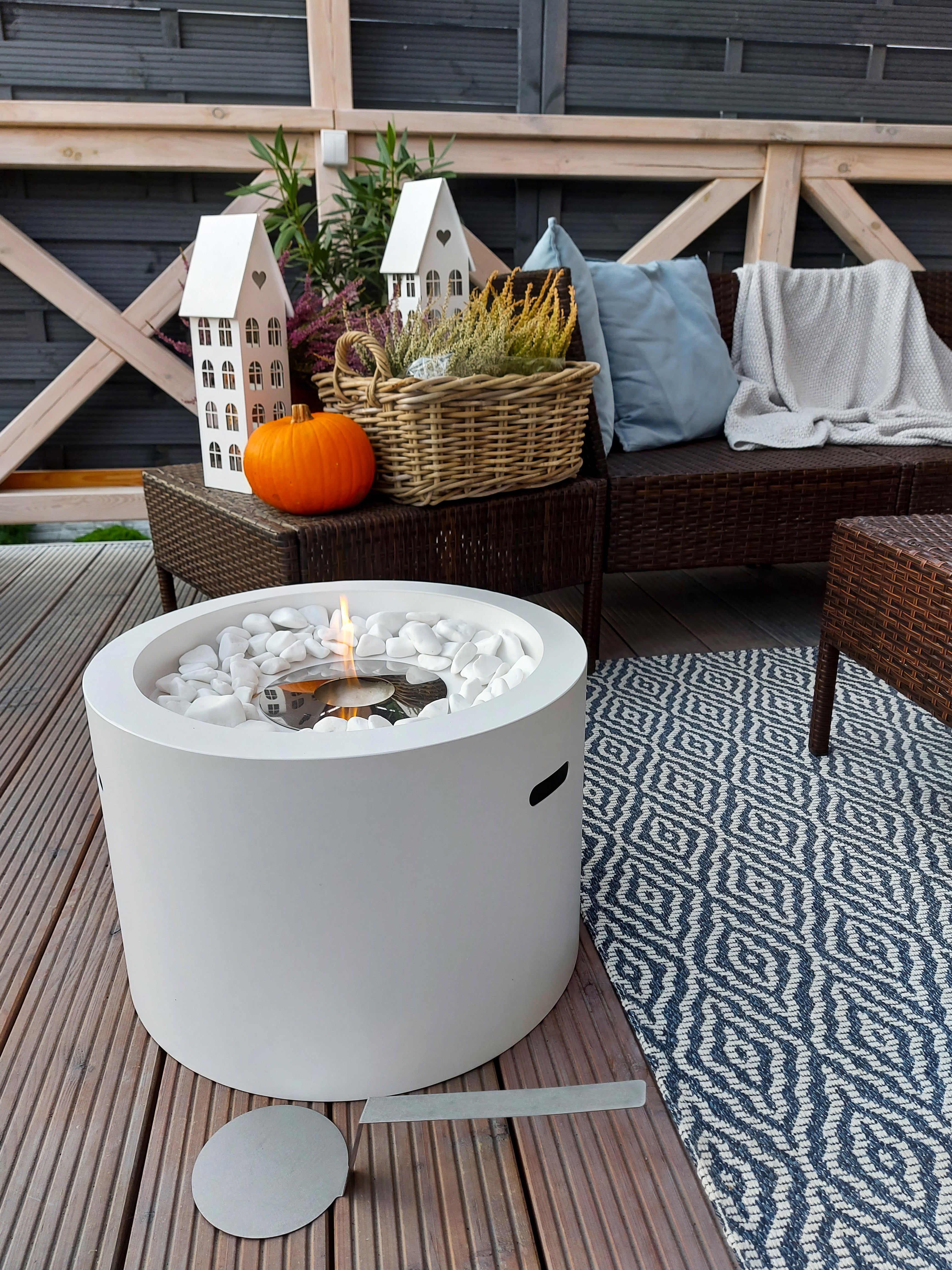 Biofireplace freestanding Moon white matte